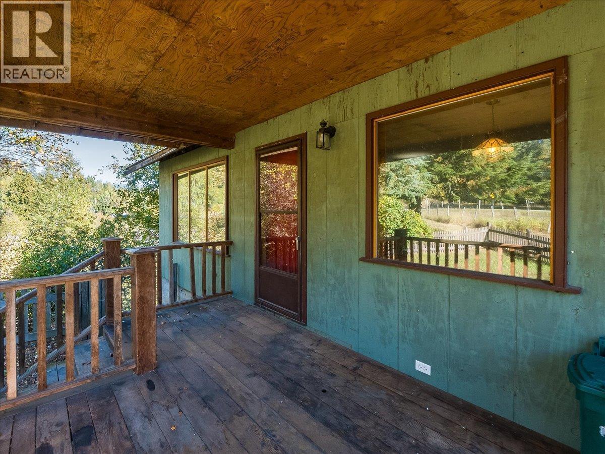 3168 Pass Creek Road, Crescent Valley, BC
