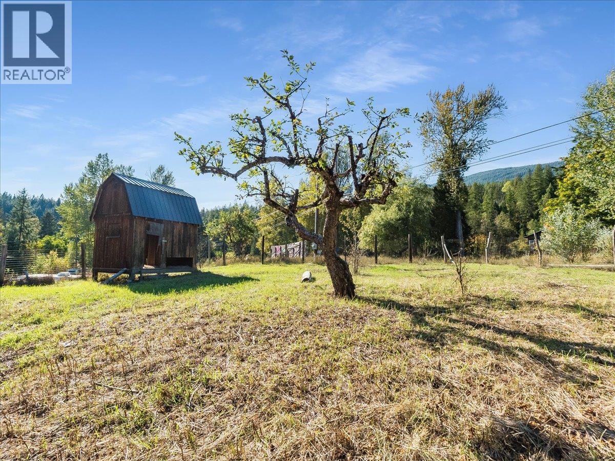3168 Pass Creek Road, Crescent Valley, BC