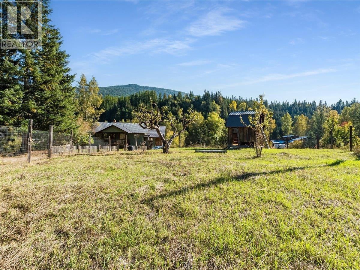 3168 Pass Creek Road, Crescent Valley, BC