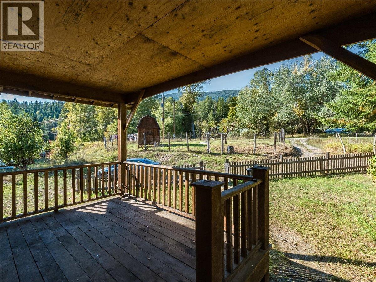 3168 Pass Creek Road, Crescent Valley, BC