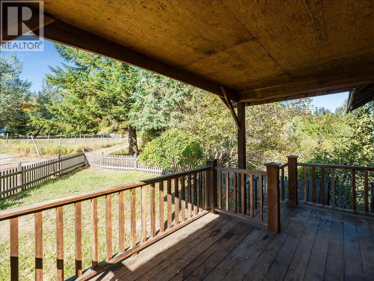 3168 Pass Creek Road, Crescent Valley, BC