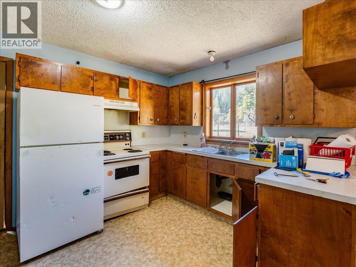 3168 Pass Creek Road, Crescent Valley, BC