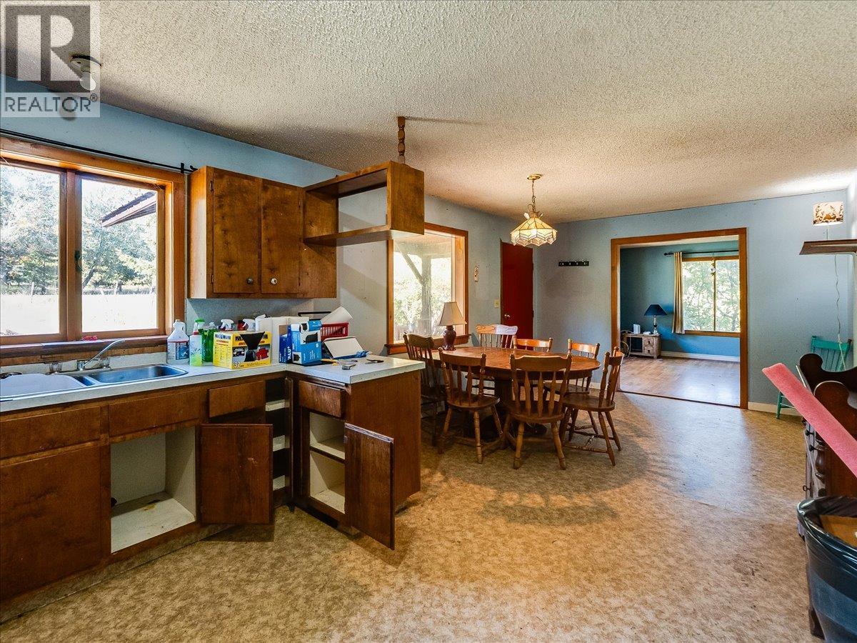 3168 Pass Creek Road, Crescent Valley, BC