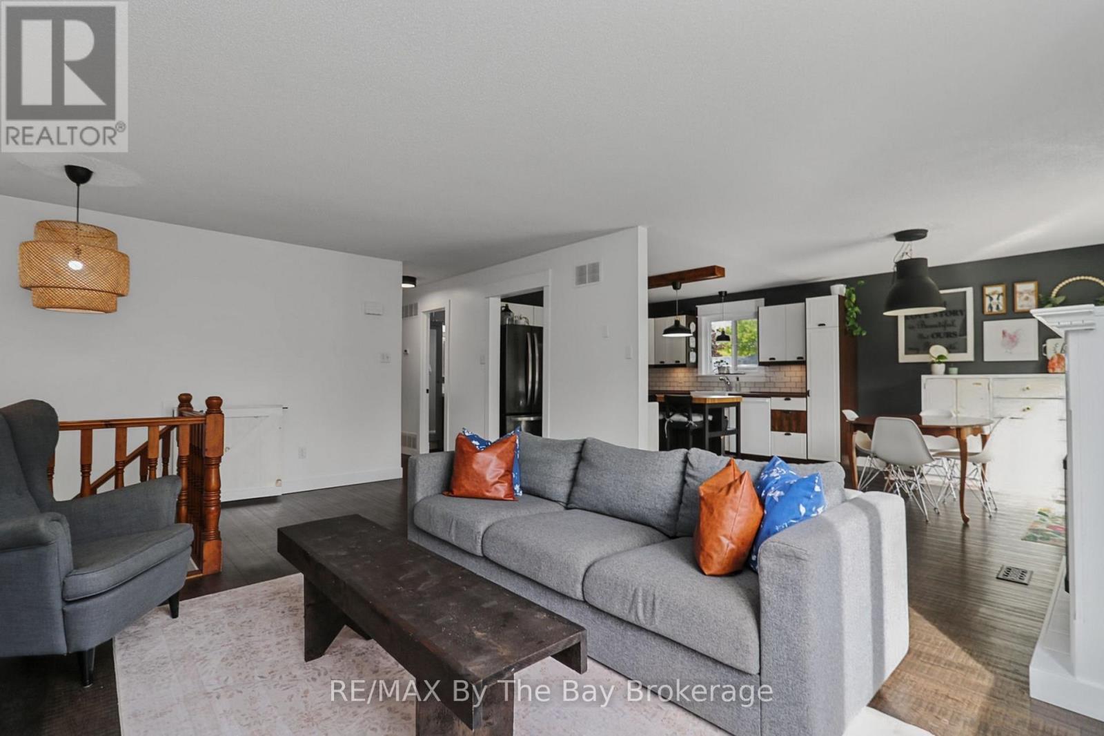 Living Area with Open Concept to Dining Area - 2 Red Oak Drive, Wasaga Beach, ON