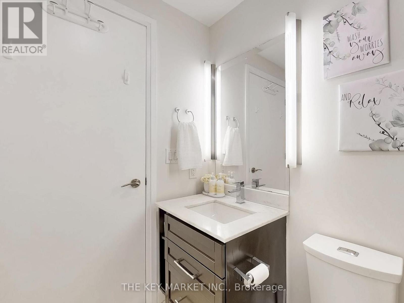217 - 21 Clairtrell Road, Toronto, ON