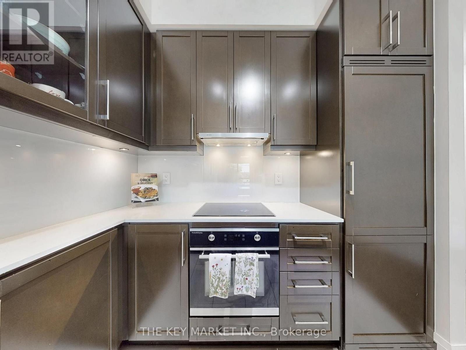 217 - 21 Clairtrell Road, Toronto, ON
