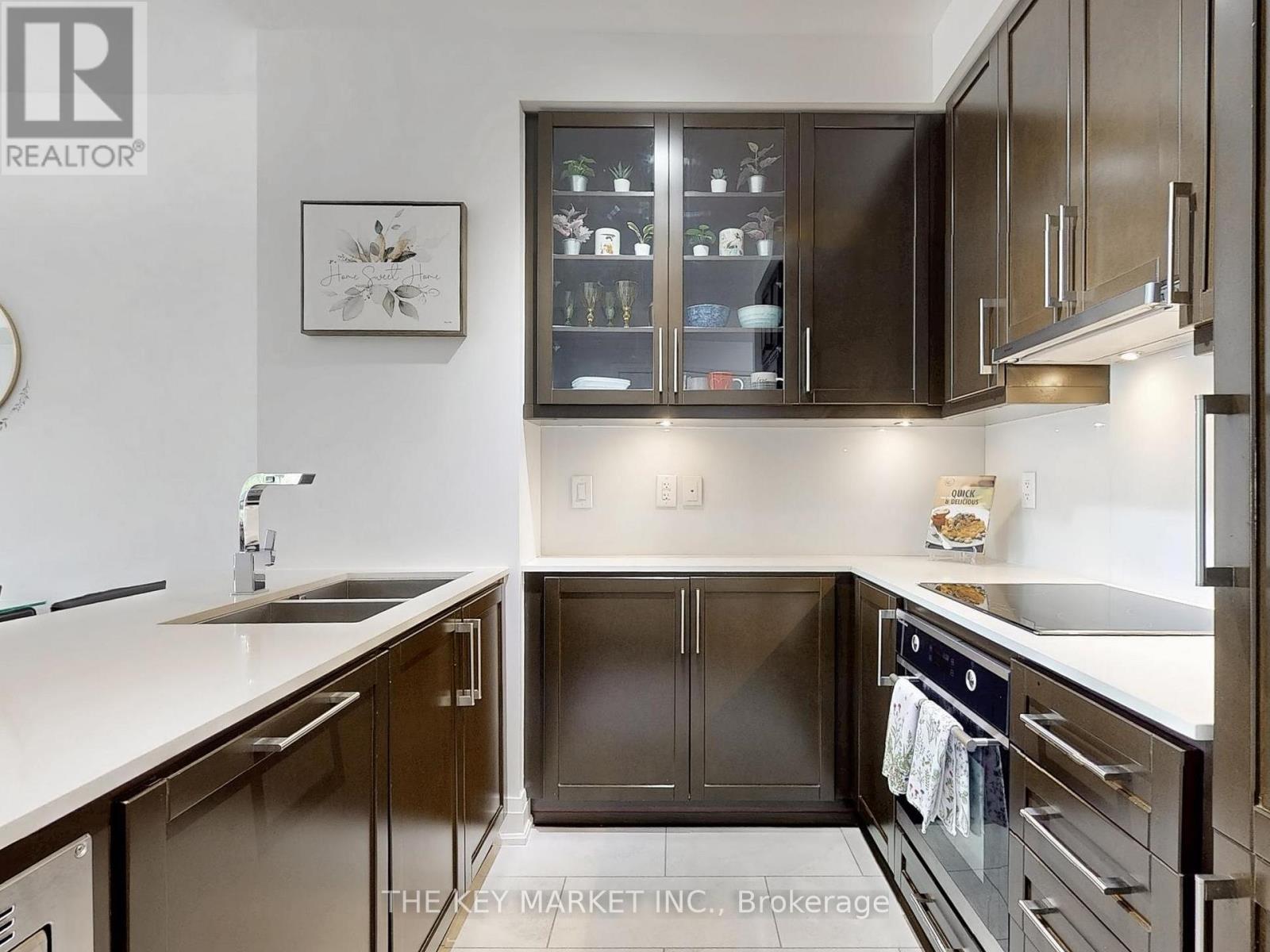 217 - 21 Clairtrell Road, Toronto, ON