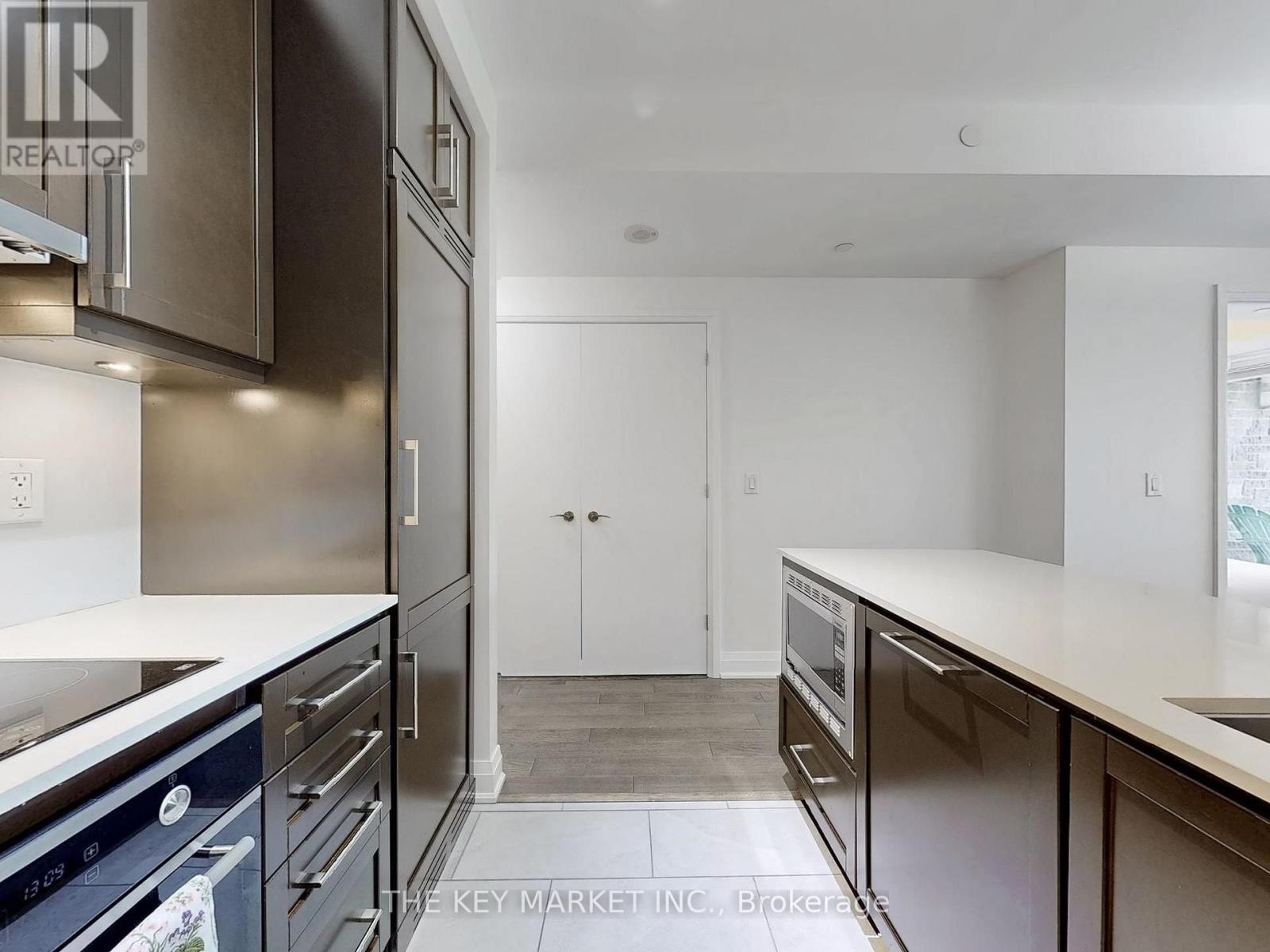 217 - 21 Clairtrell Road, Toronto, ON