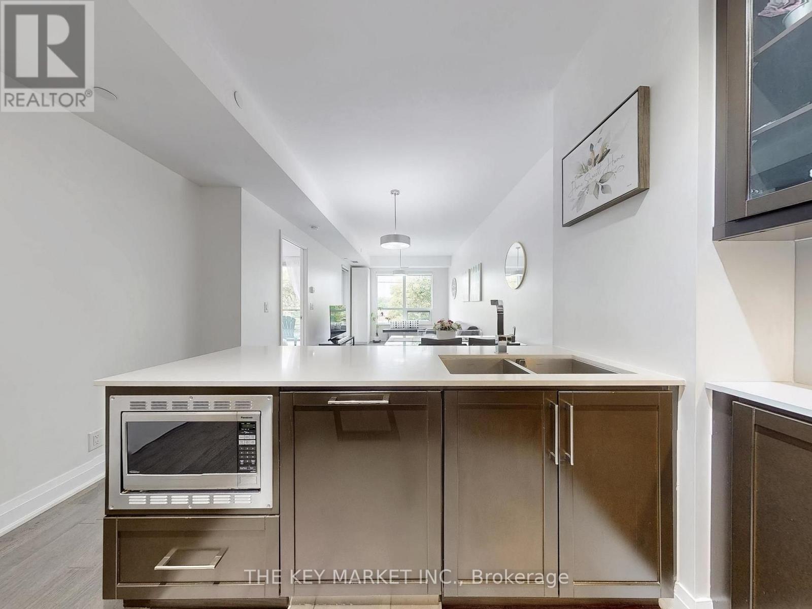 217 - 21 Clairtrell Road, Toronto, ON