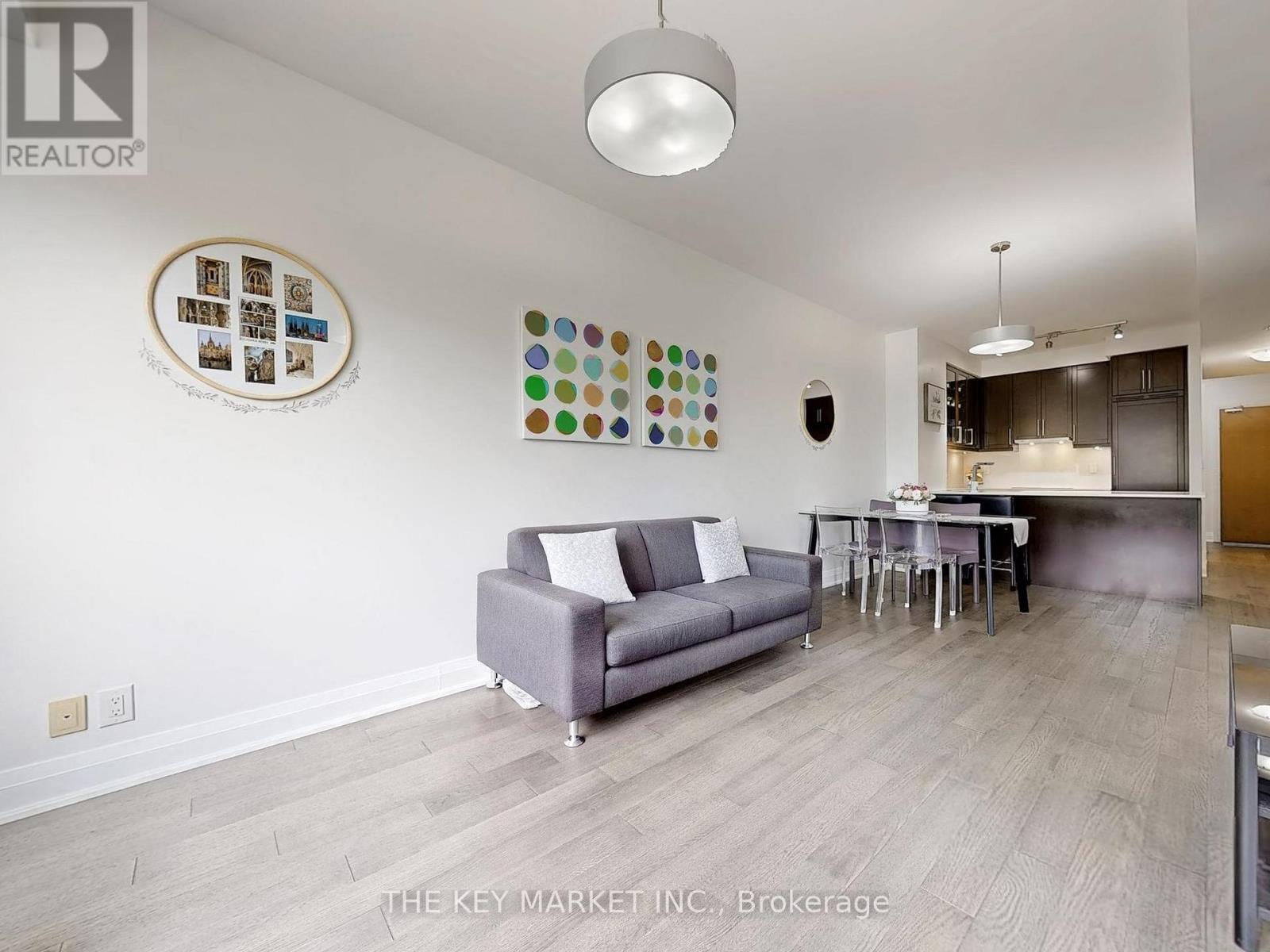 217 - 21 Clairtrell Road, Toronto, ON