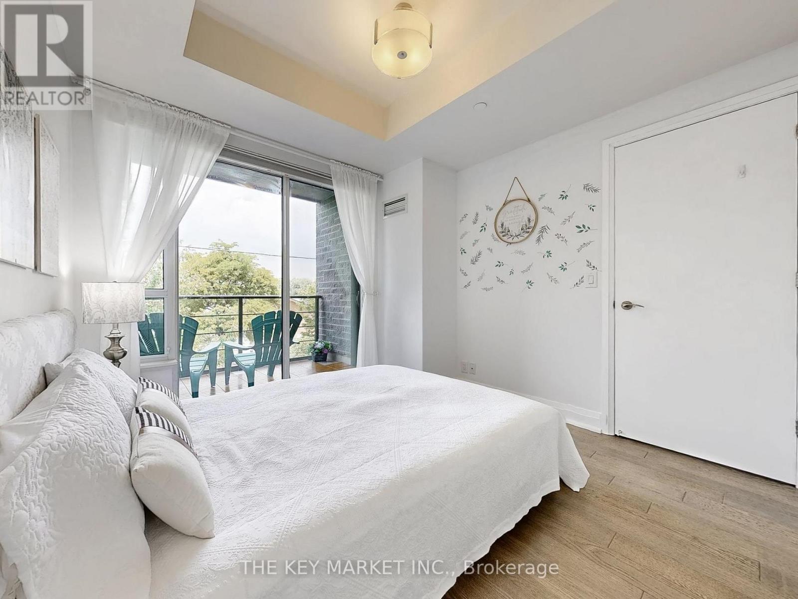 217 - 21 Clairtrell Road, Toronto, ON