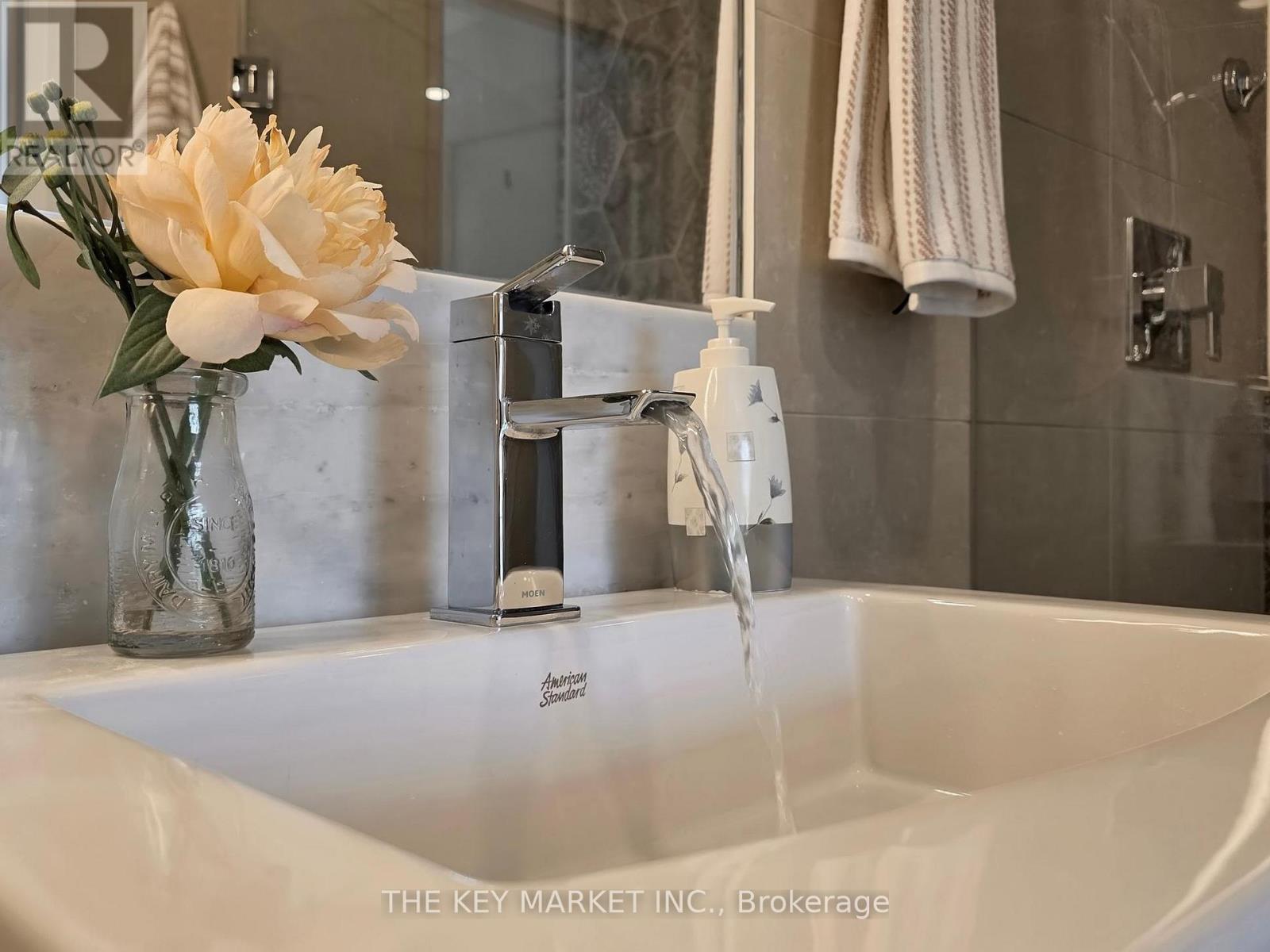 217 - 21 Clairtrell Road, Toronto, ON