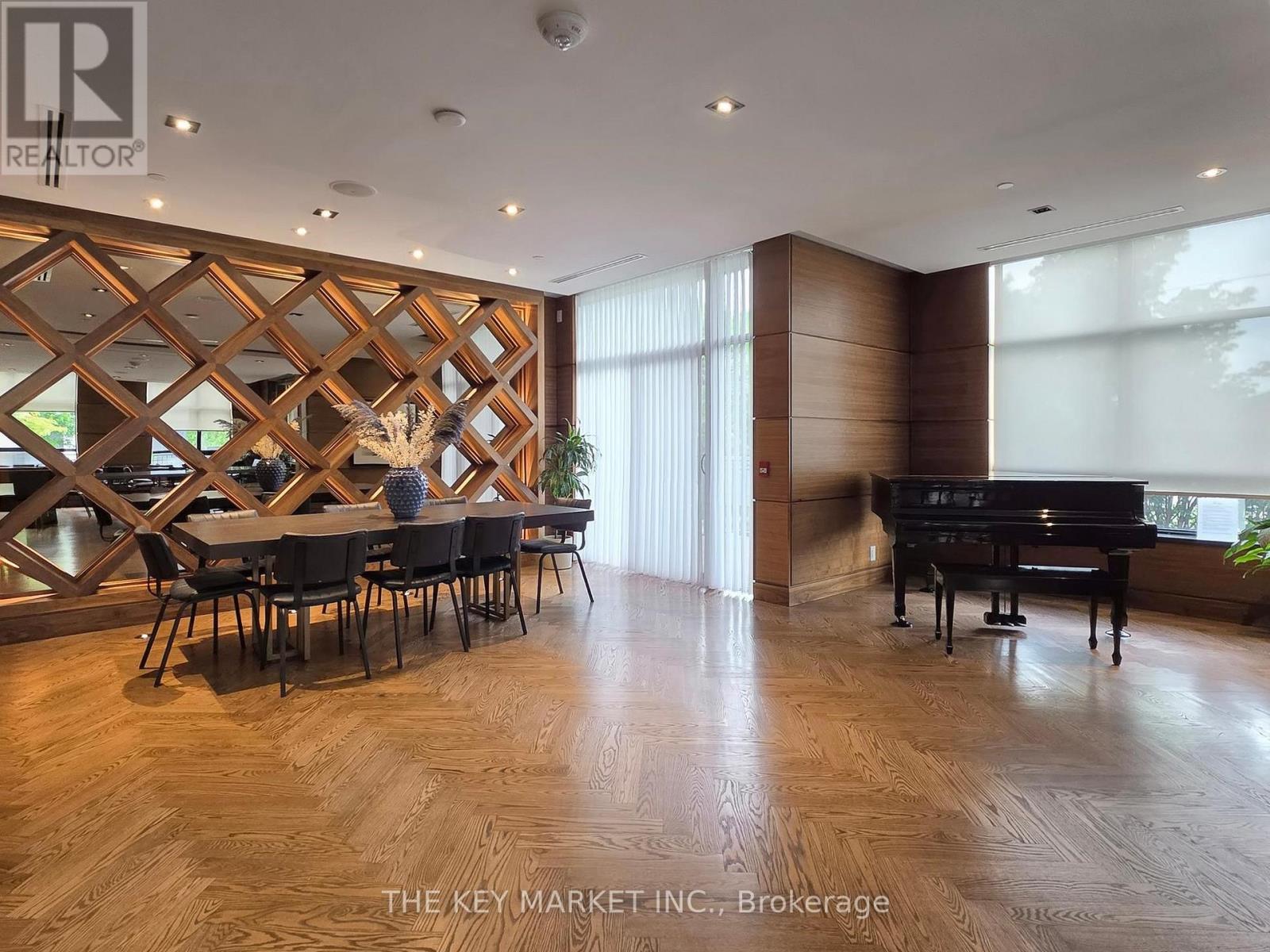 217 - 21 Clairtrell Road, Toronto, ON