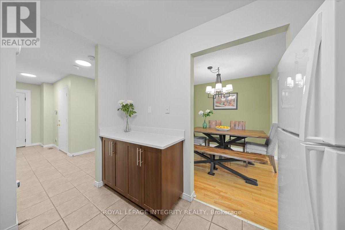 69 Royal Field Crescent, Ottawa, ON