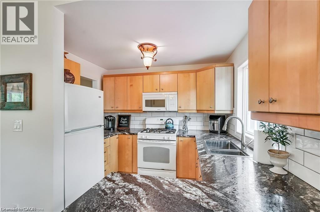8 Beach Road, Lowbanks, ON