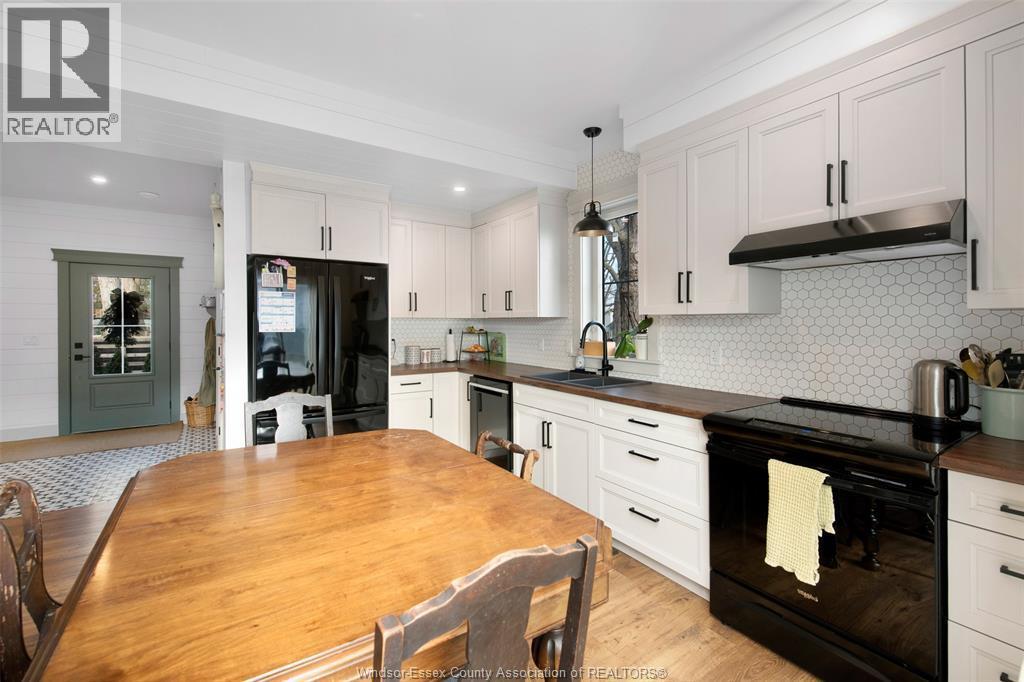 942 Erie Avenue, Kingsville, ON