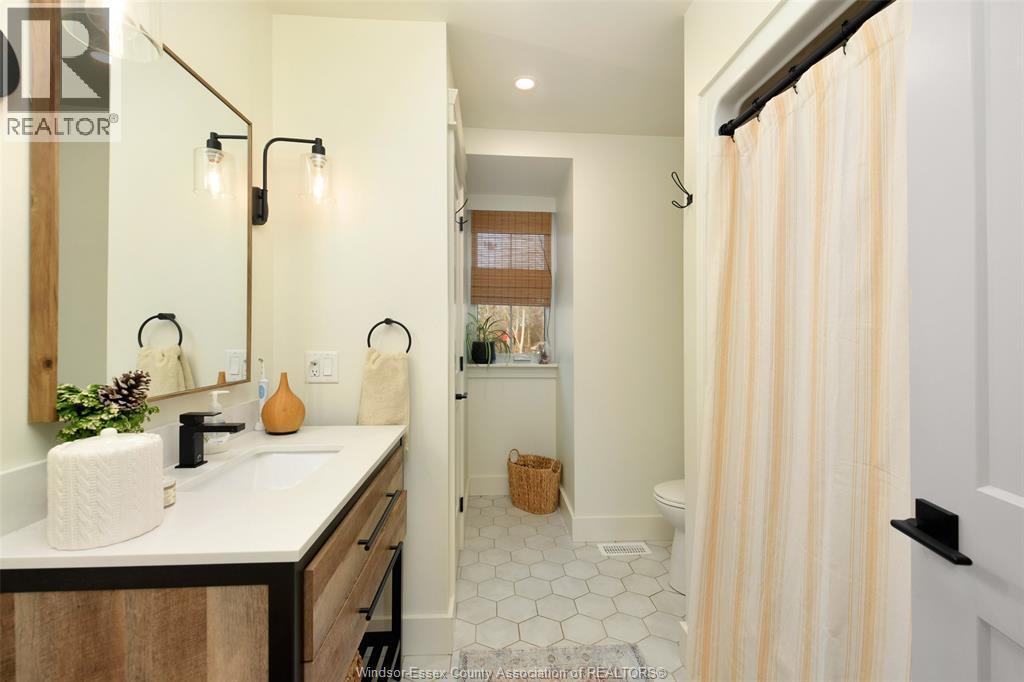 942 Erie Avenue, Kingsville, ON