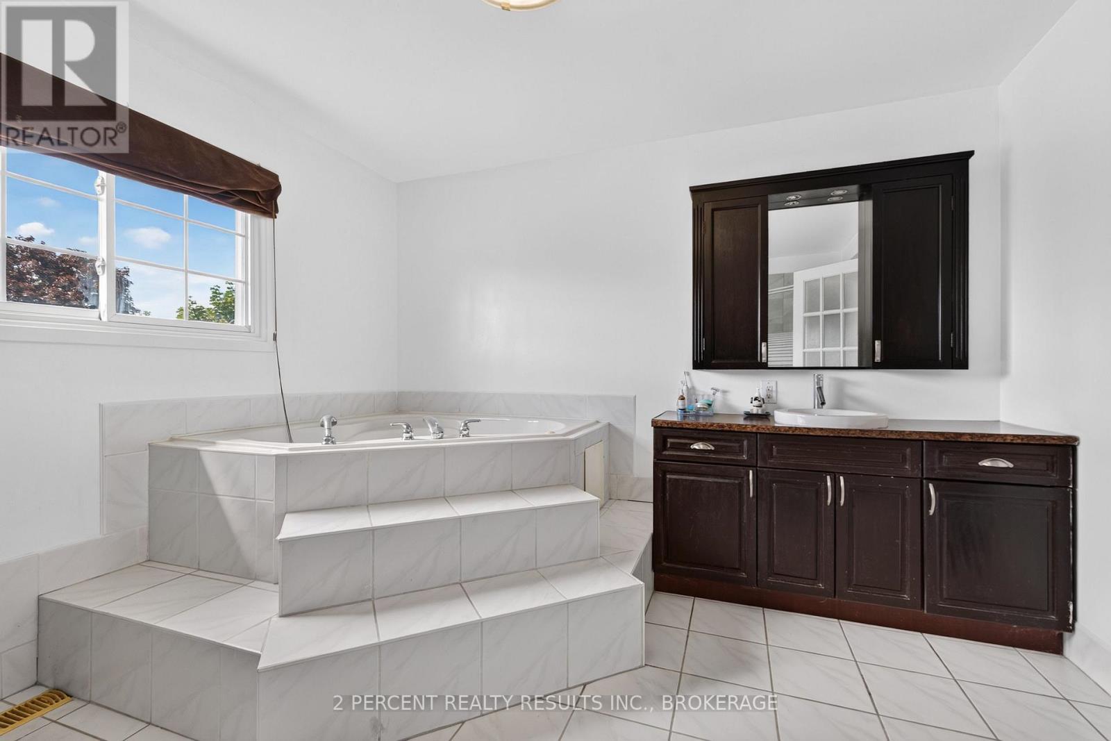 1046 Pinewood Place, Kingston (City Northwest), ON