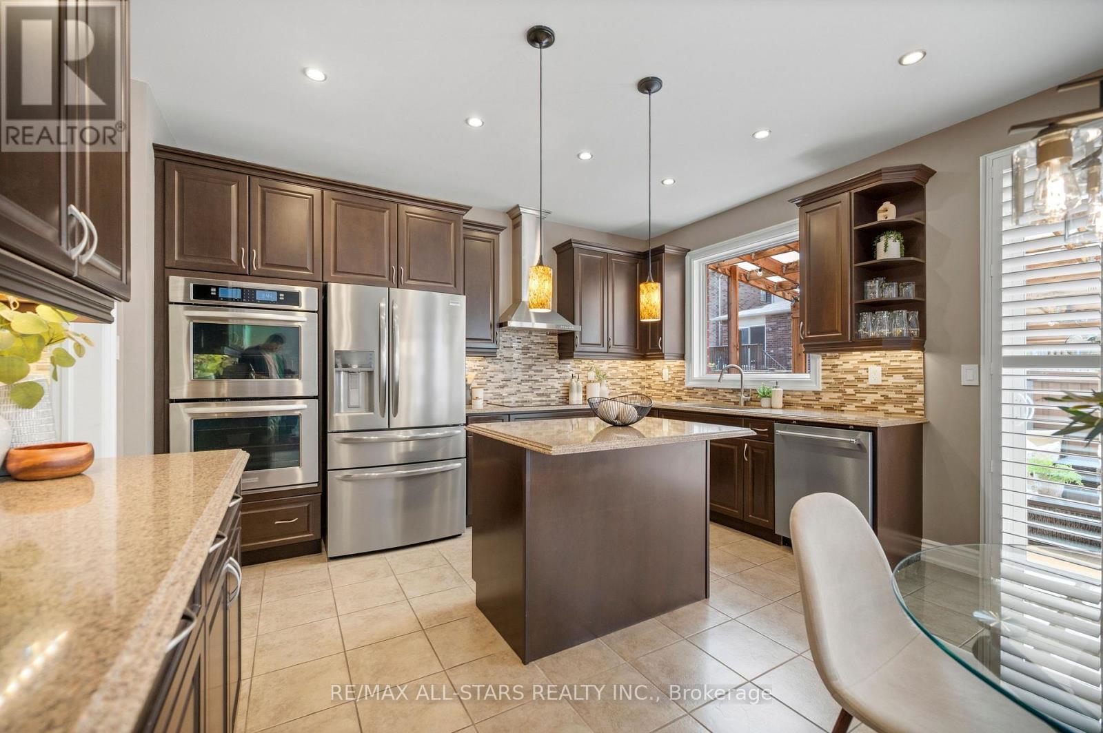 331 Inman Heights, Milton, ON