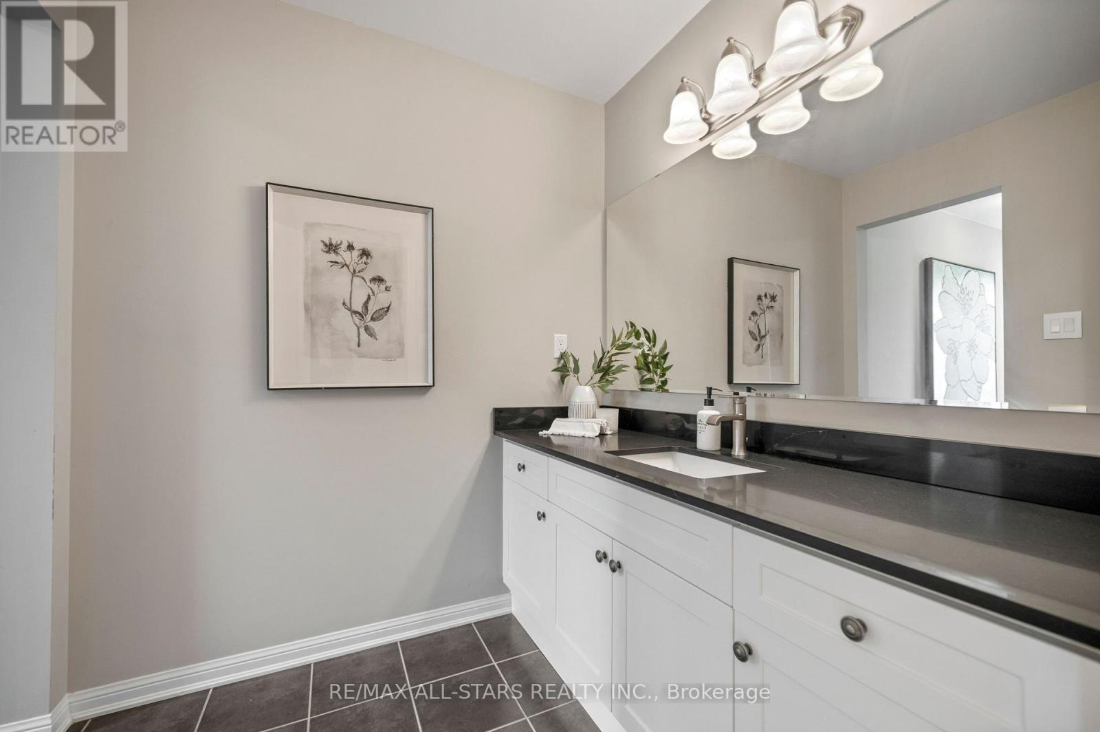 331 Inman Heights, Milton, ON