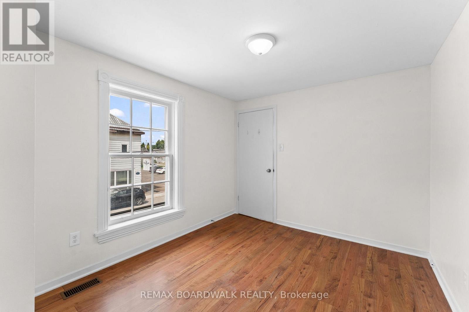 Bedroom on 2nd level - 110-112-114 Clothier Street E, North Grenville, ON