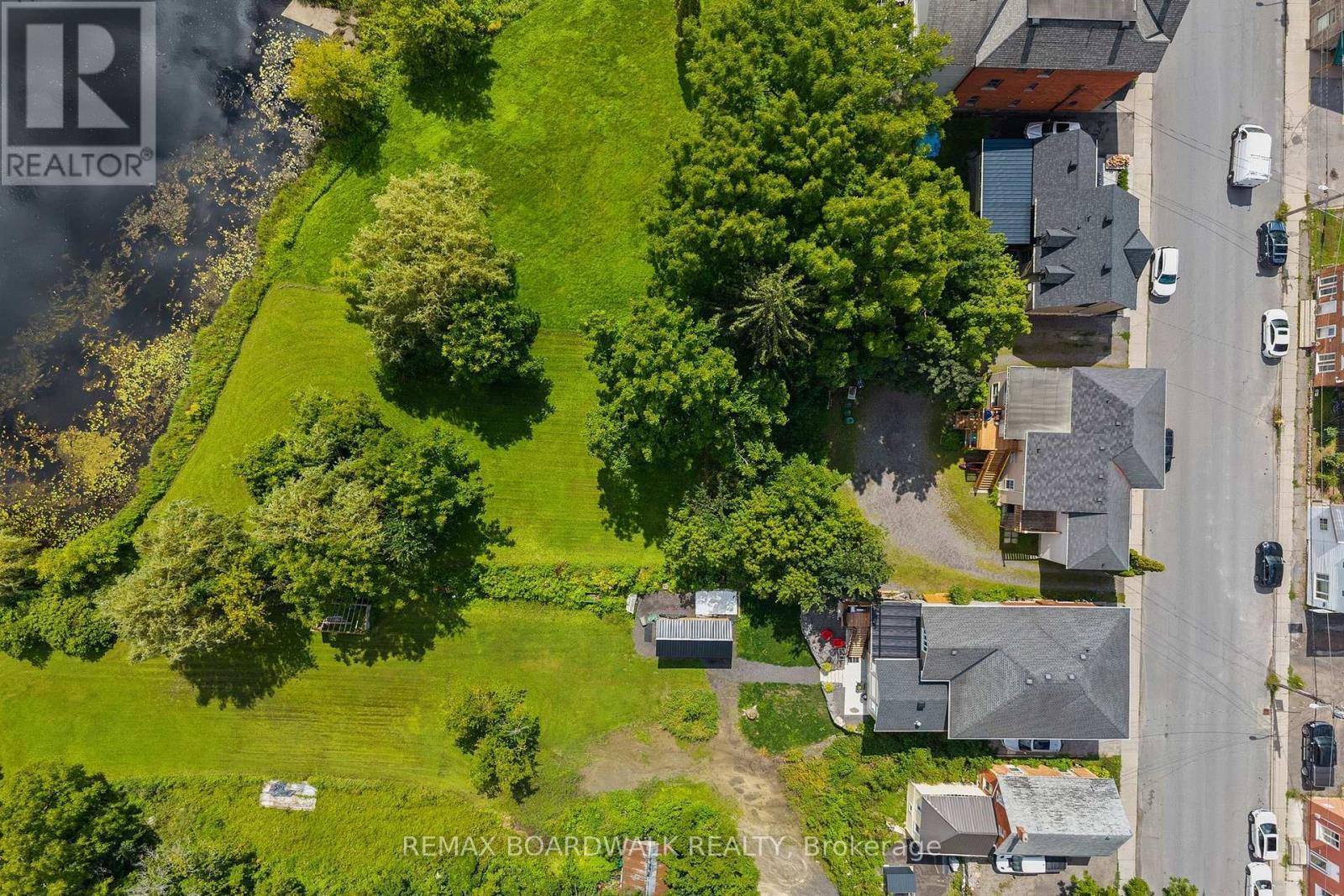 Overhead view.. - 110-112-114 Clothier Street E, North Grenville, ON