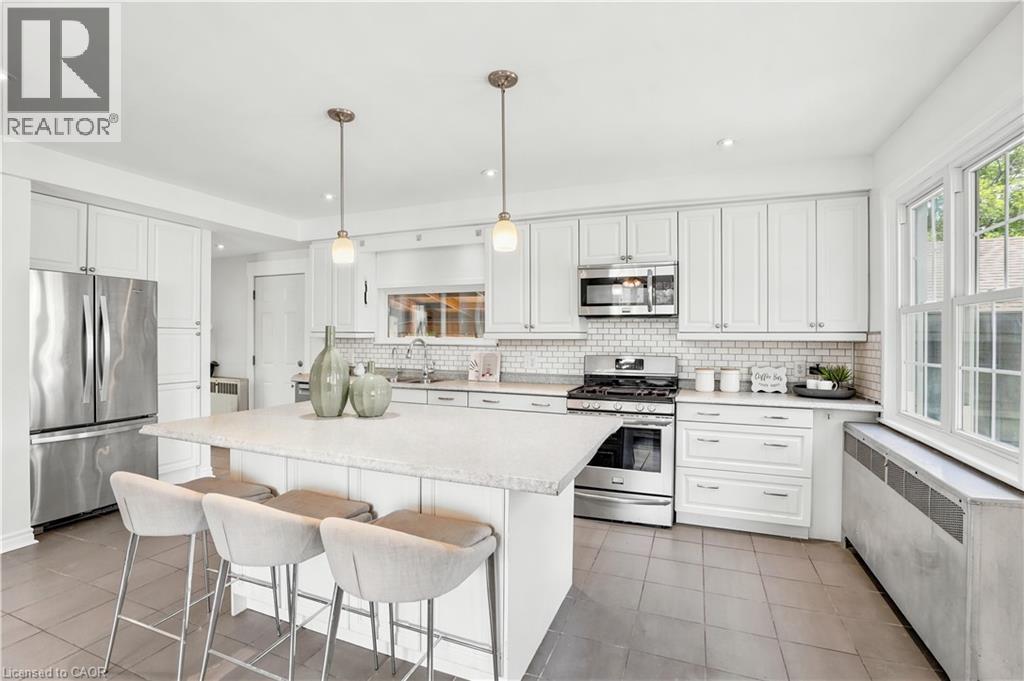545 Mohawk Road W, Hamilton, ON