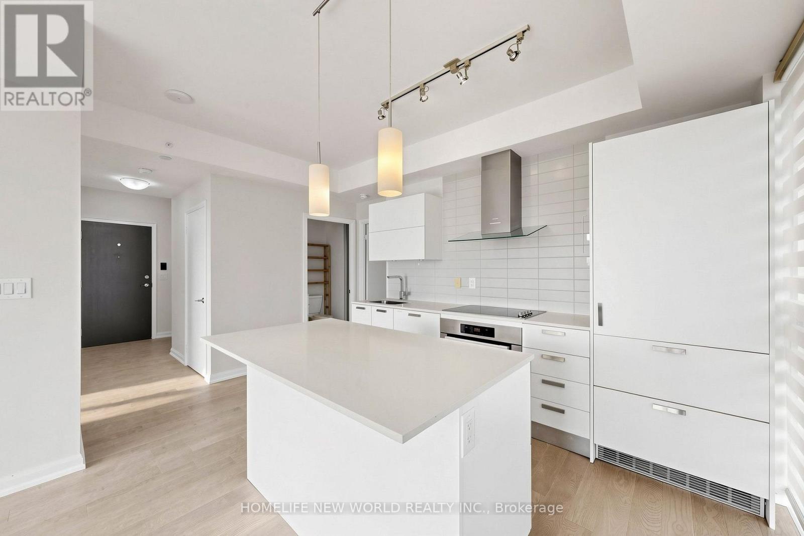 902 - 11 Bogert Avenue, Toronto, ON