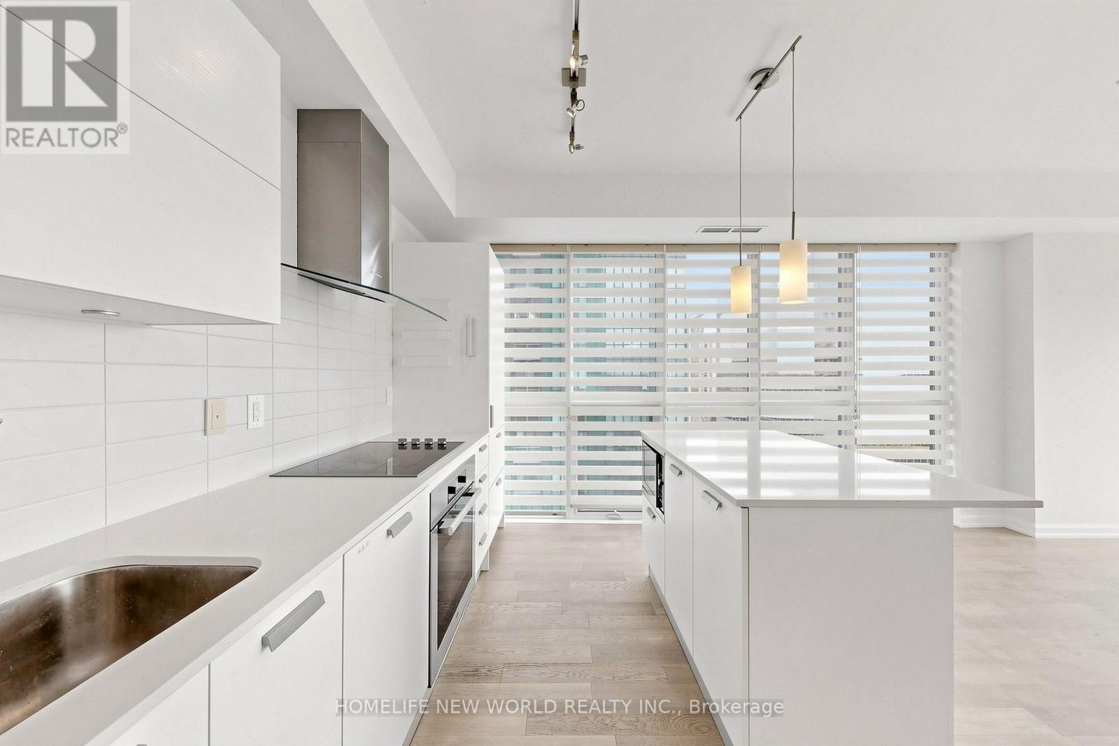 902 - 11 Bogert Avenue, Toronto, ON