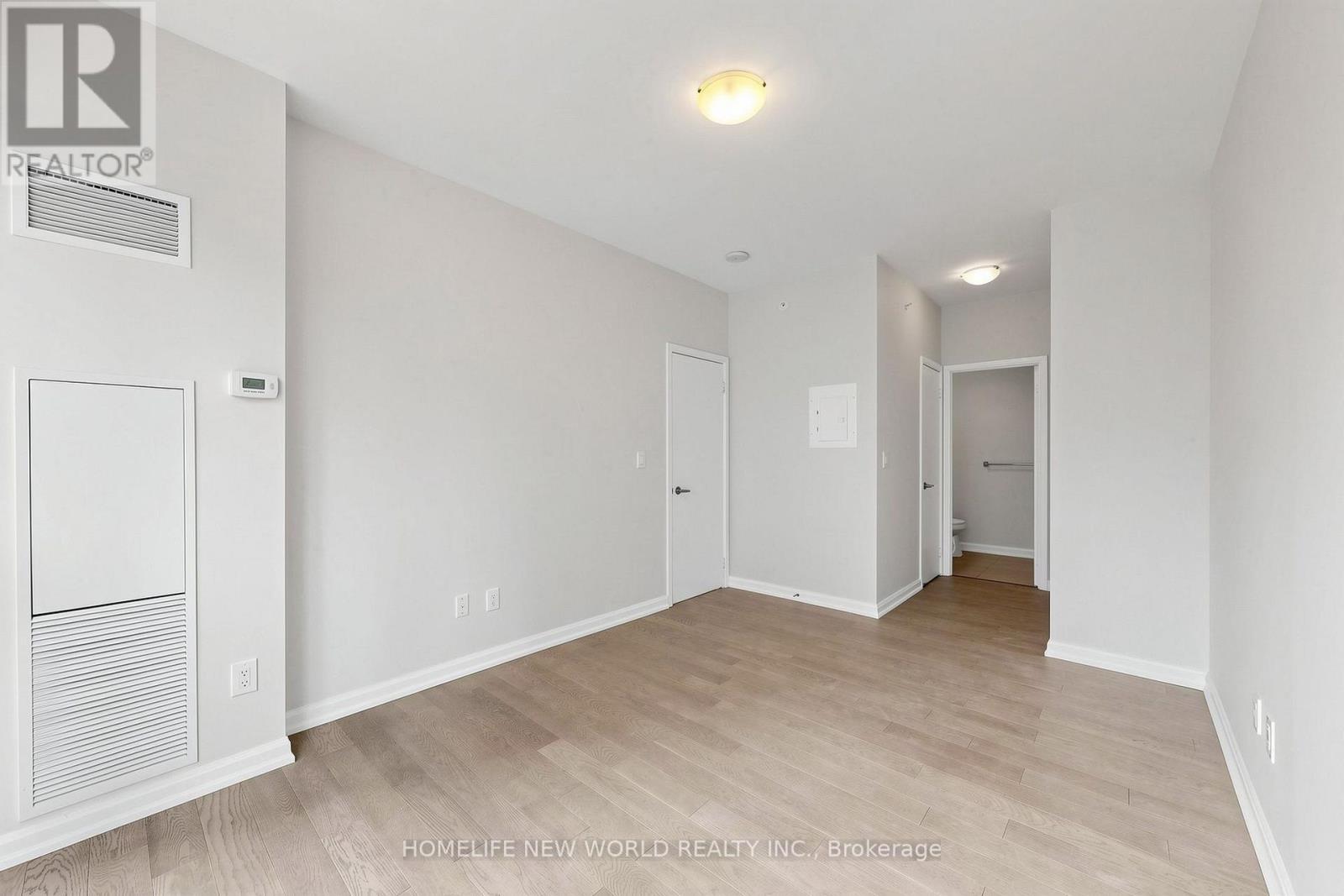 902 - 11 Bogert Avenue, Toronto, ON