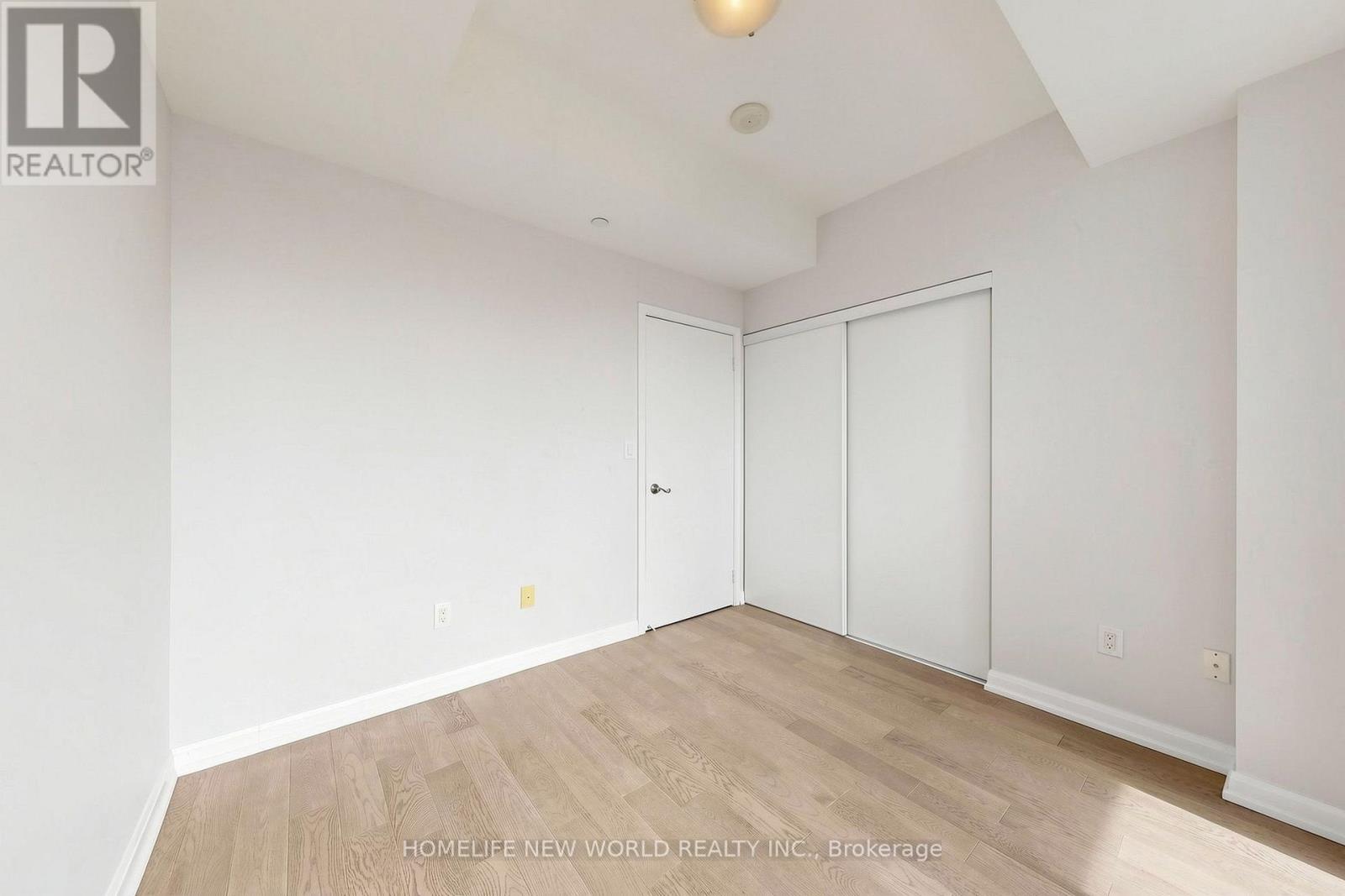 902 - 11 Bogert Avenue, Toronto, ON