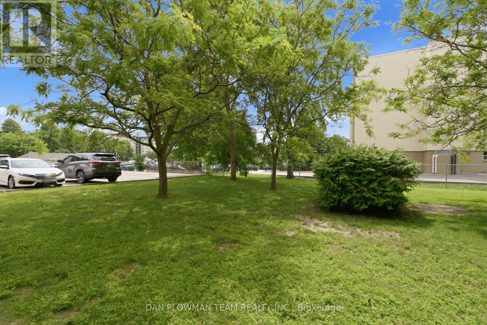 204 - 131 Taunton Road E, Oshawa, ON