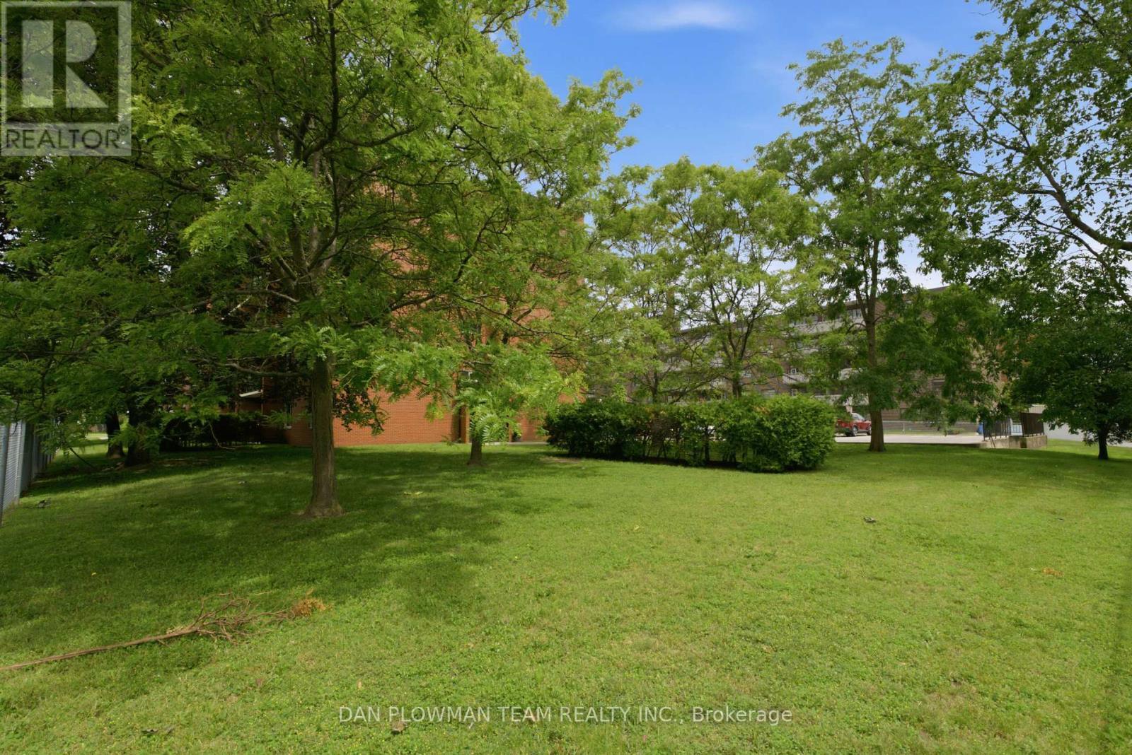 204 - 131 Taunton Road E, Oshawa, ON