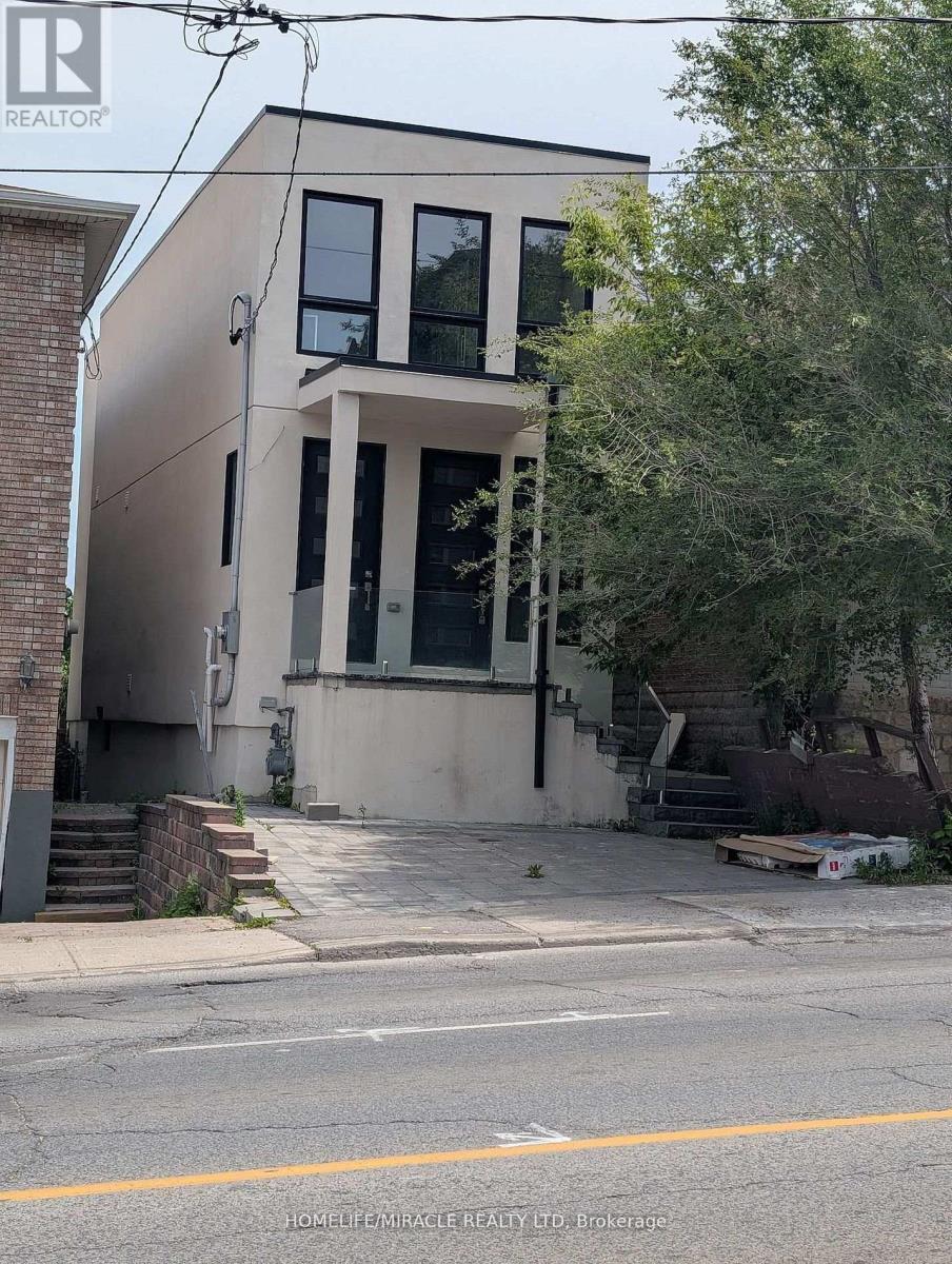 2099 Dufferin Street, Toronto, ON