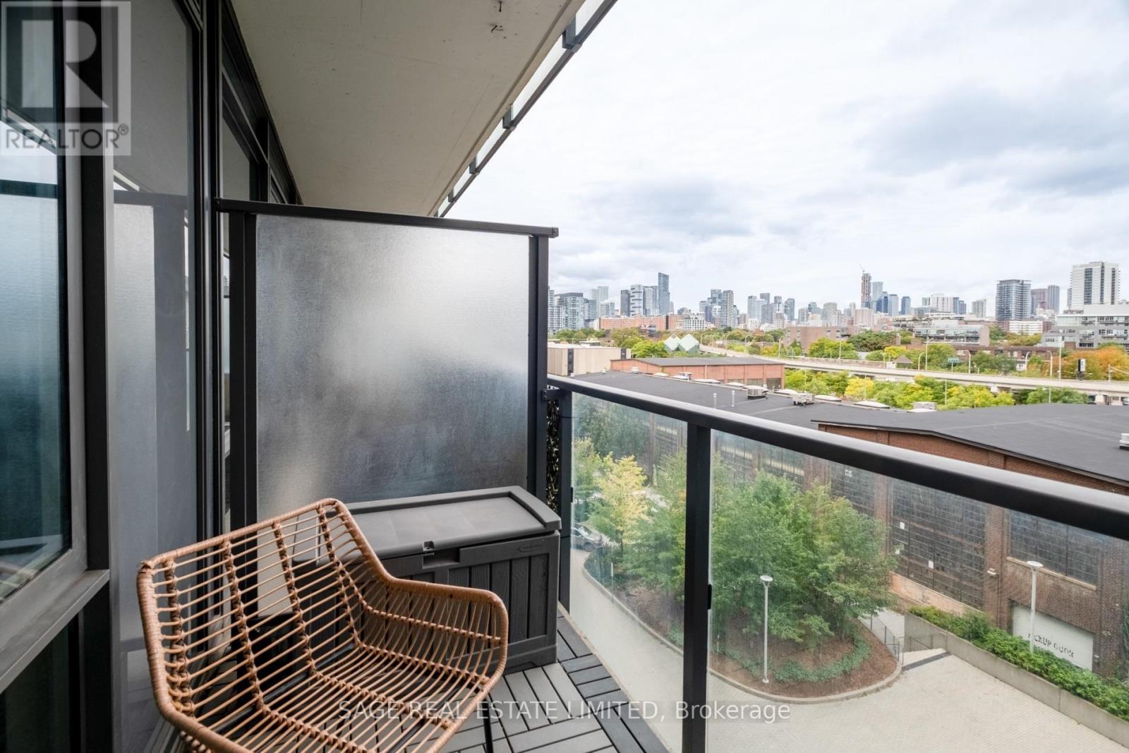 Generous balcony - S515 - 120 Bayview Avenue, Toronto, ON