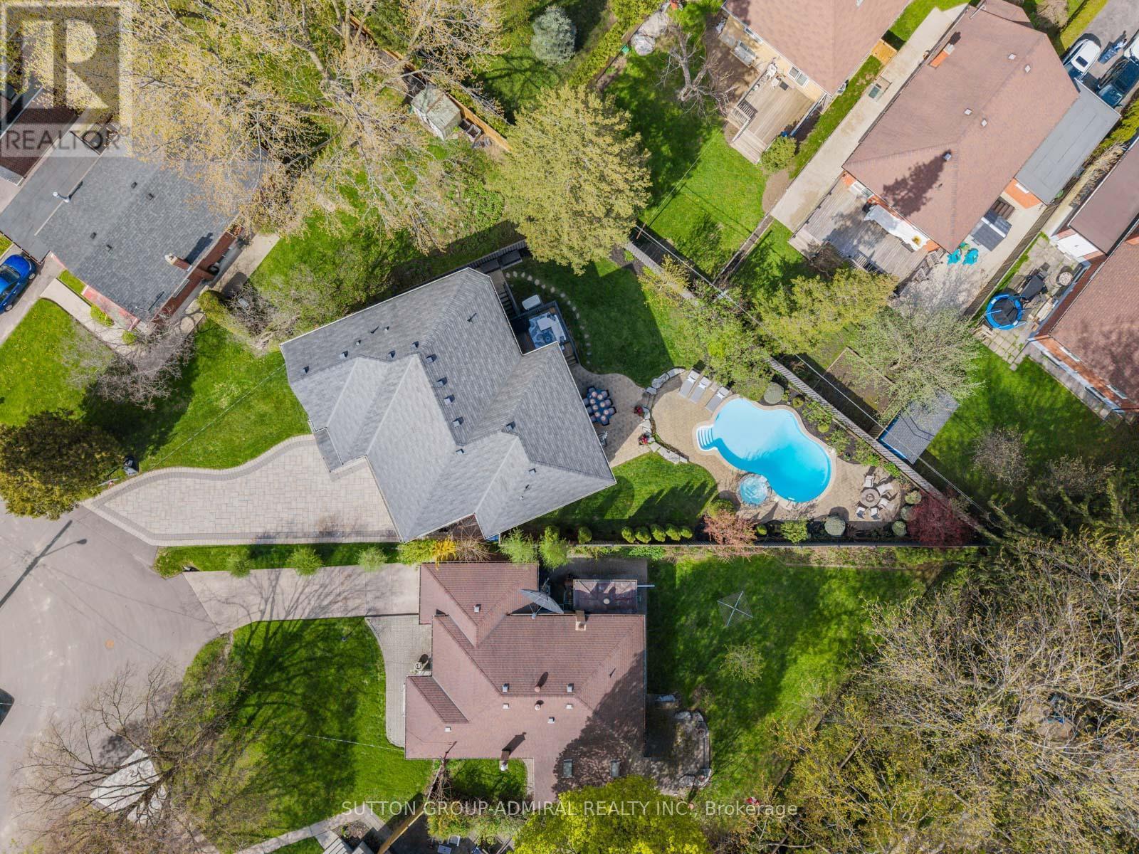 9 Cheshire Drive, Toronto, ON