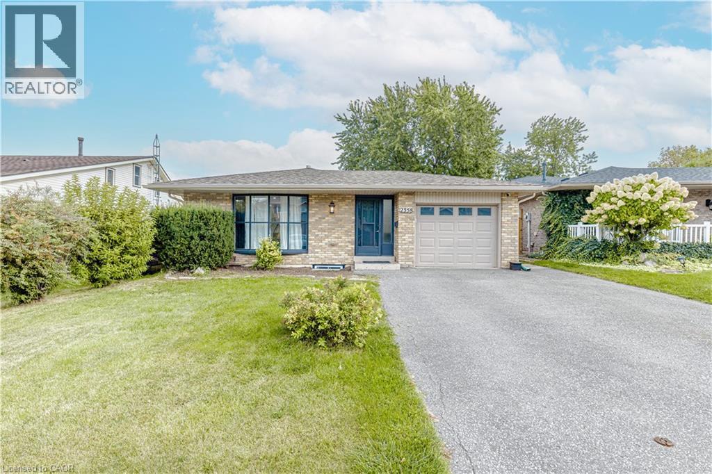 2358 Arnold Crescent, Burlington, ON