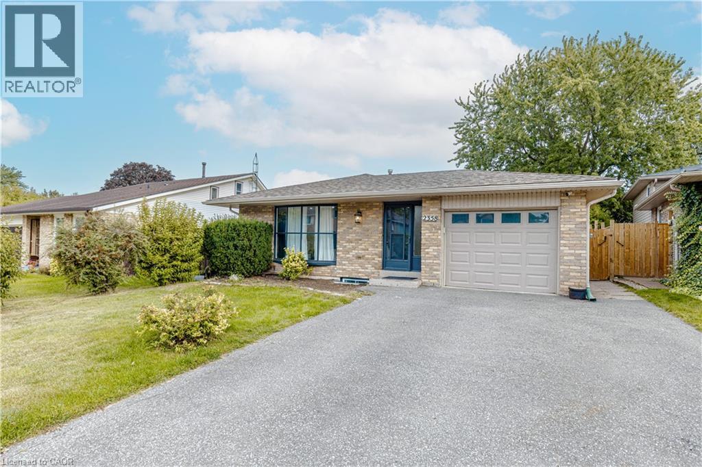 2358 Arnold Crescent, Burlington, ON