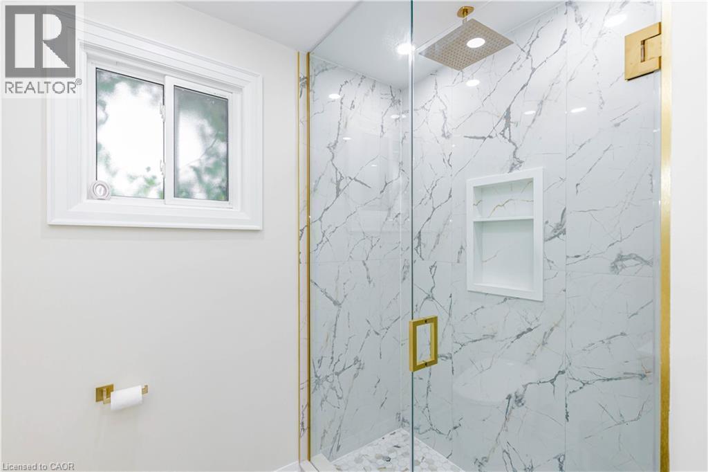 2358 Arnold Crescent, Burlington, ON
