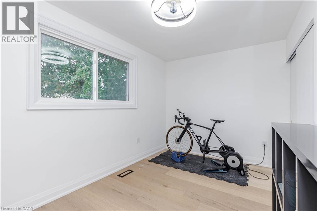 2358 Arnold Crescent, Burlington, ON