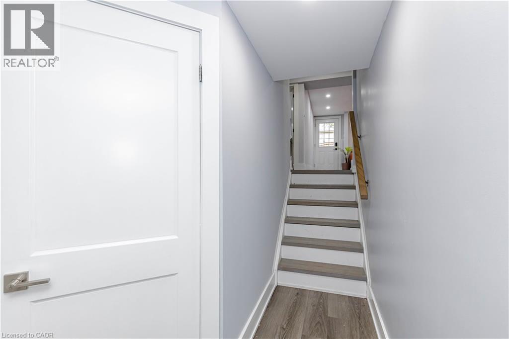 2358 Arnold Crescent, Burlington, ON