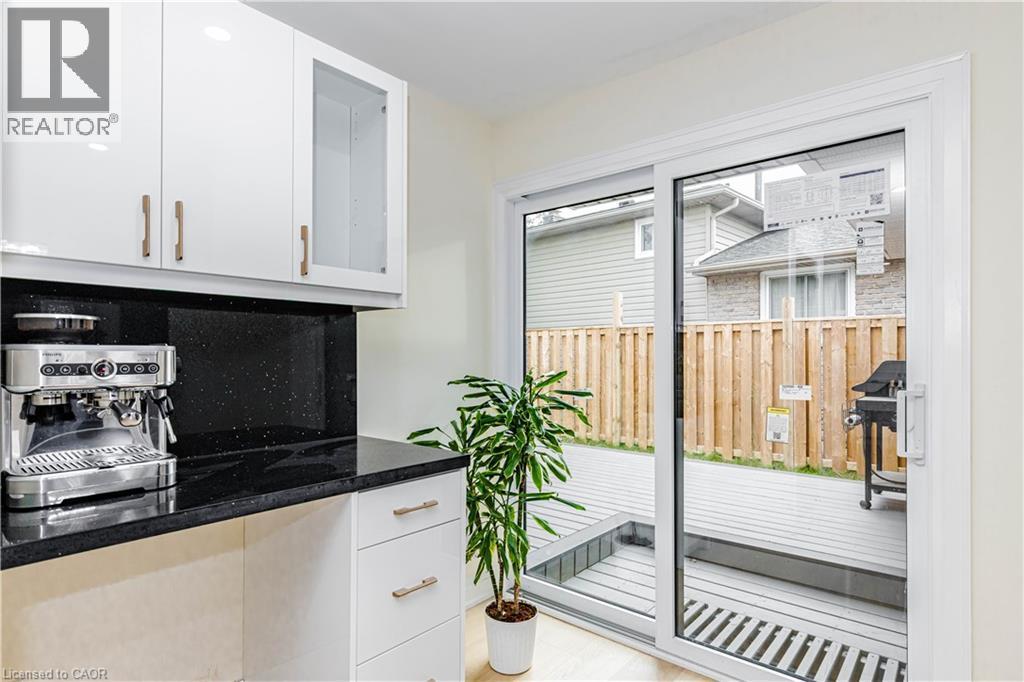 2358 Arnold Crescent, Burlington, ON