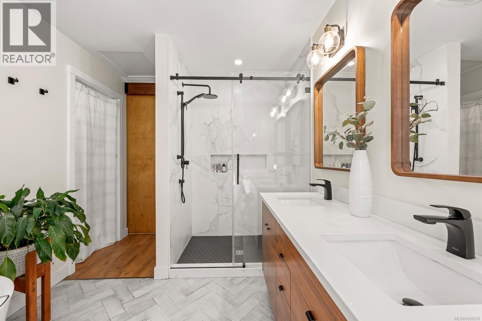 1719 Robb Ave, Comox, BC