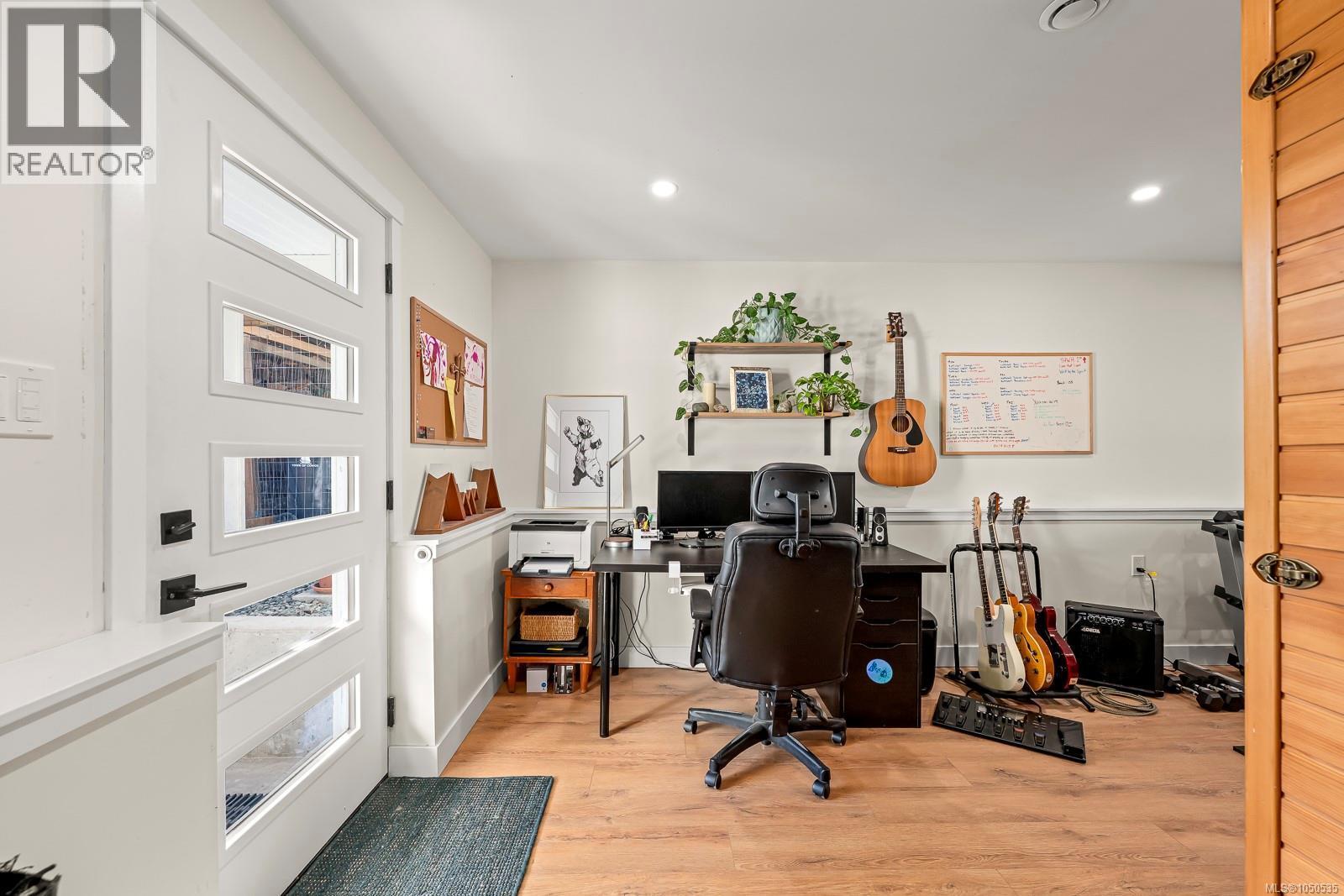 1719 Robb Ave, Comox, BC