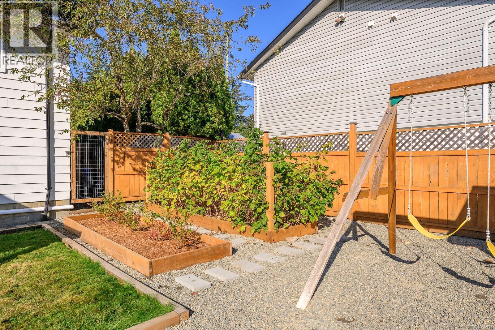 1719 Robb Ave, Comox, BC