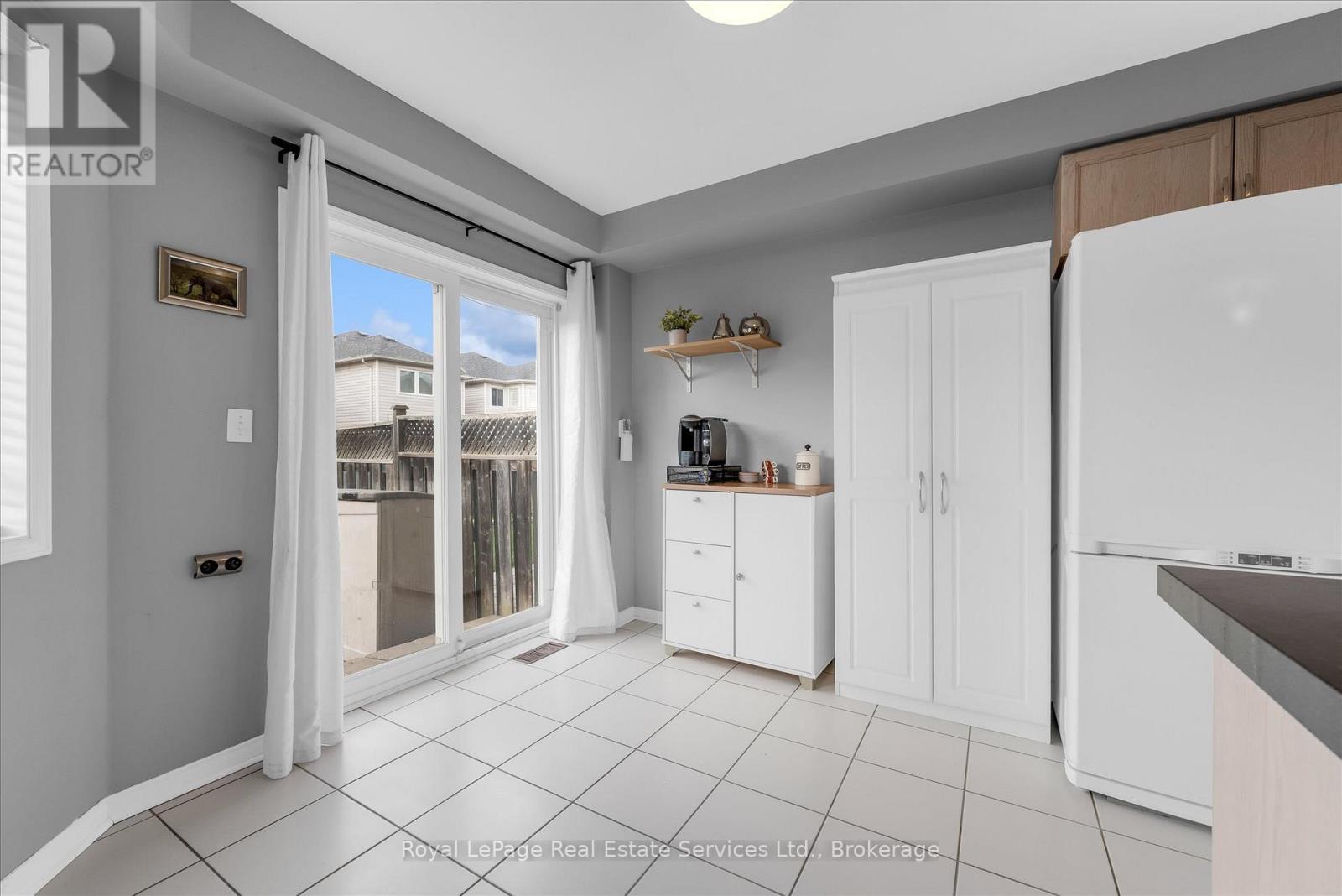 1155 Davis Lane, Milton (De Dempsey), ON