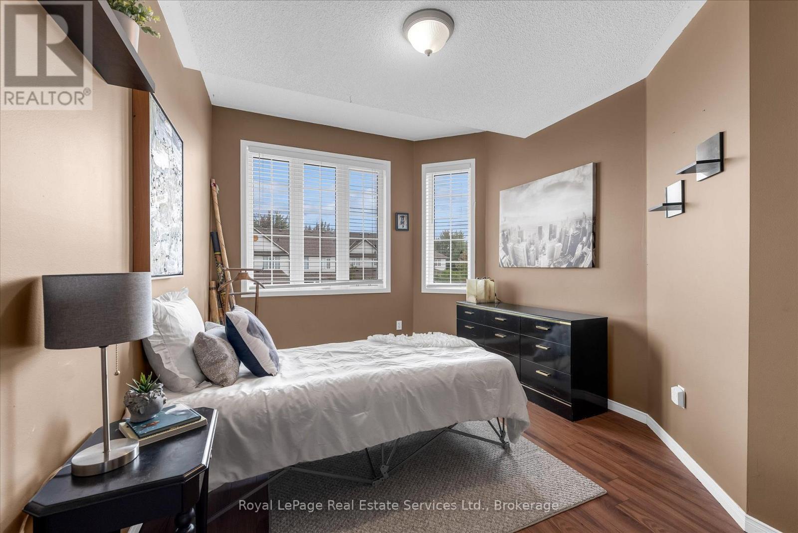 1155 Davis Lane, Milton (De Dempsey), ON