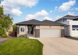 43 Wildflower Way Winnipeg, MB R3X 0L3