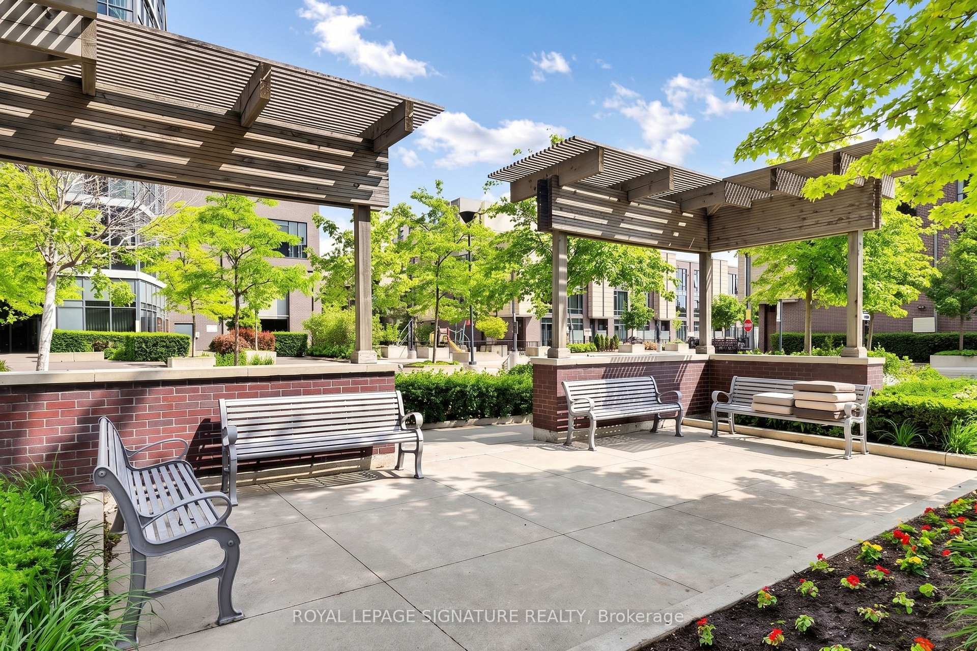 709-9 Valhalla Inn Road, Toronto, ON