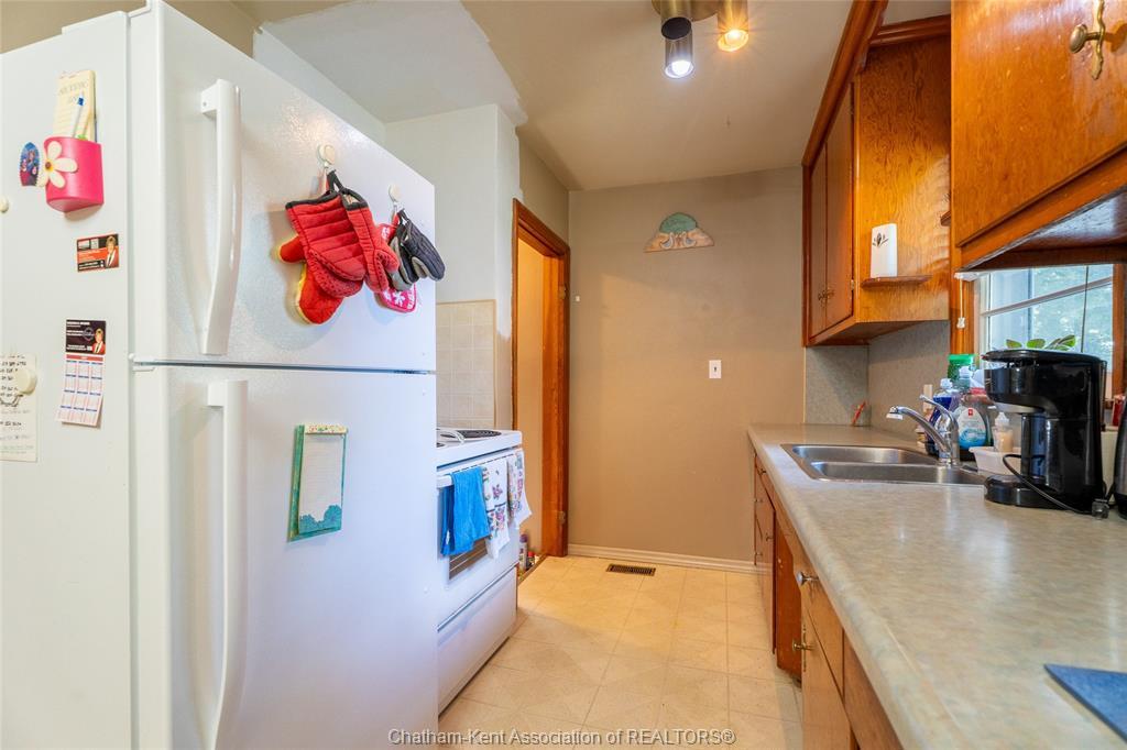 42 Canterbury Street, Chatham, ON